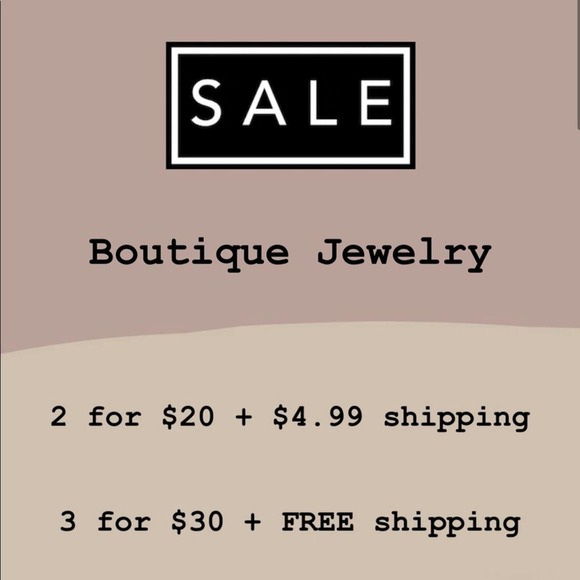 RESTOCKED! Gold Exaggerated Long Leaf Earrings - Picture 5 of 5